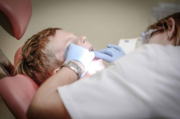 What Are the Key Strategies for UK Dental Clinics to Advertise Cosmetic Dentistry on Facebook?