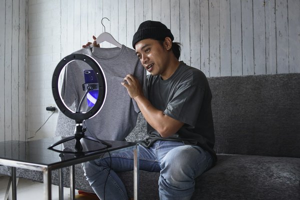 What Should UK DIY Tool Retailers Know About Advertising on Home Improvement YouTube Channels?